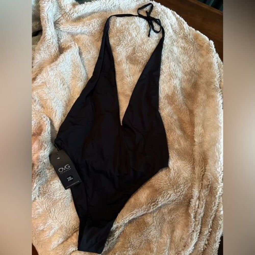 OMG‎ Swim NWT Heartbreaker Monokini One Piece